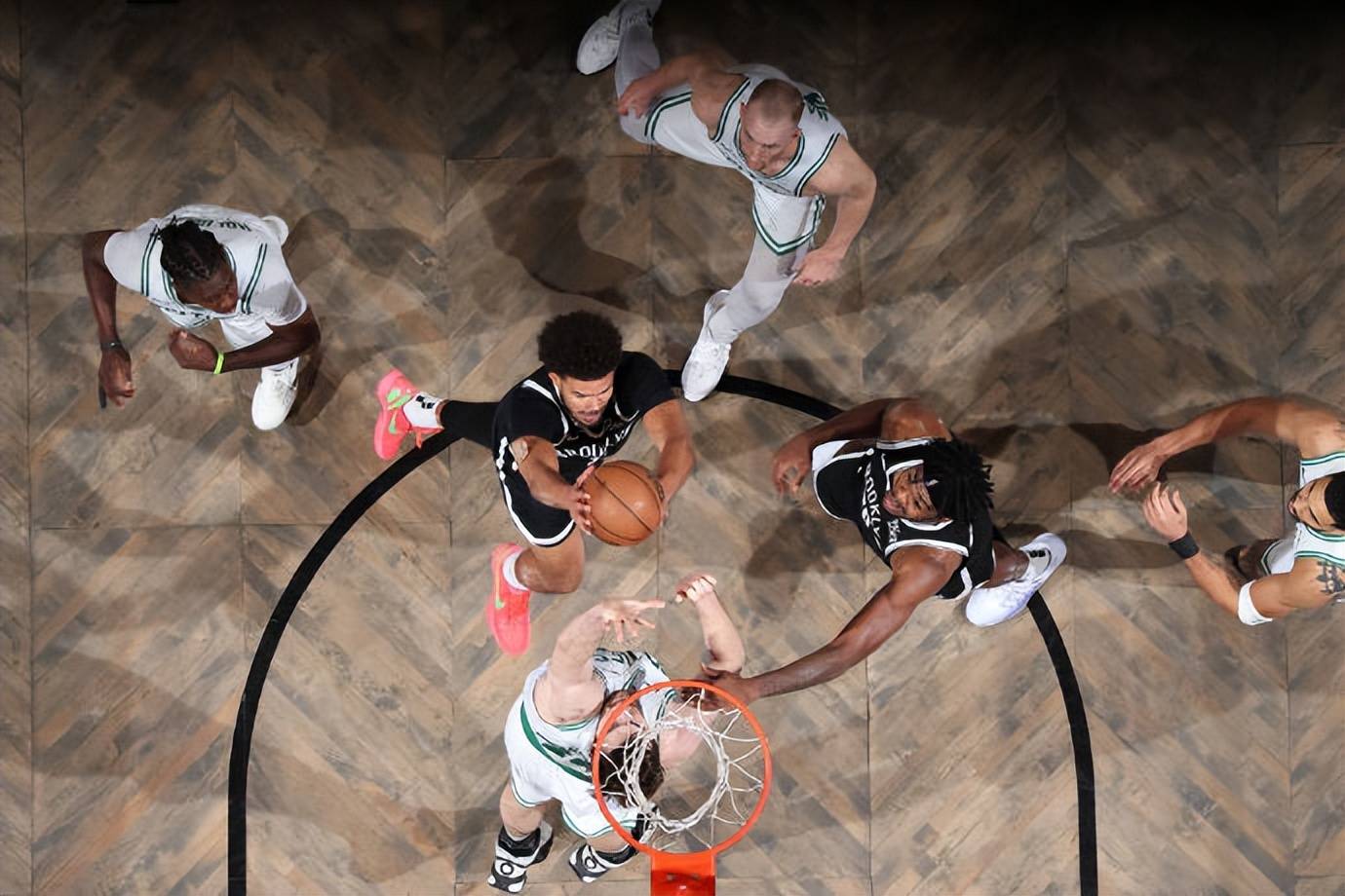 篮网险胜掀起高潮，险胜关键表现点燃全场！