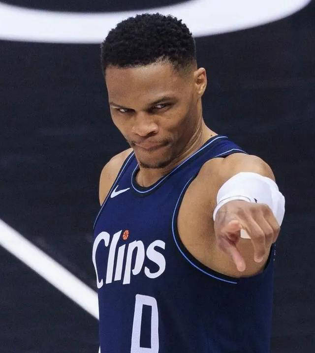 威少复出首战，关键时刻神级表现状态火爆，全明星入选成为焦点！的简单介绍