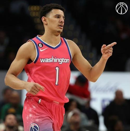 Ming新星战术调整表现惊艳，独行侠未来可期！的简单介绍